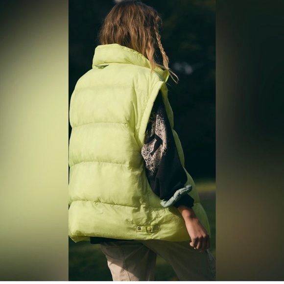 Like-new FP Movement In A Bubble Oversized Puffer Vest - Picture 2 of 10